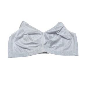 Everyday Comfort and Elegance White Playtex 52DD Bra with Soft Supportive Fit